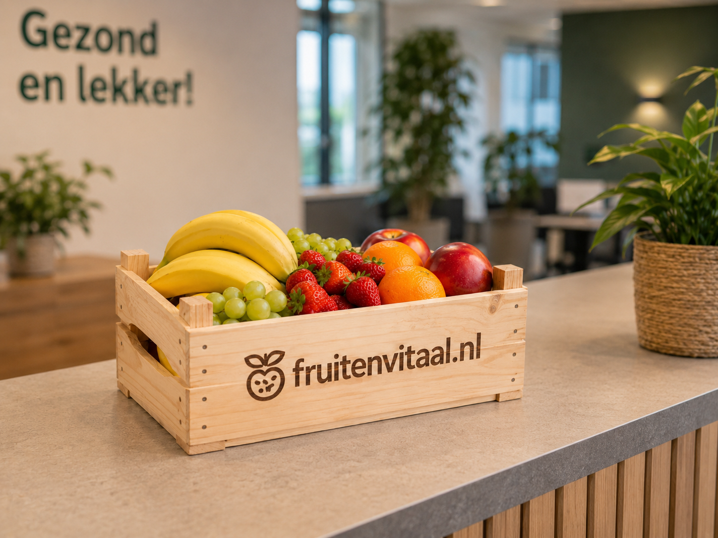 Fruitkist op kantoorcounter